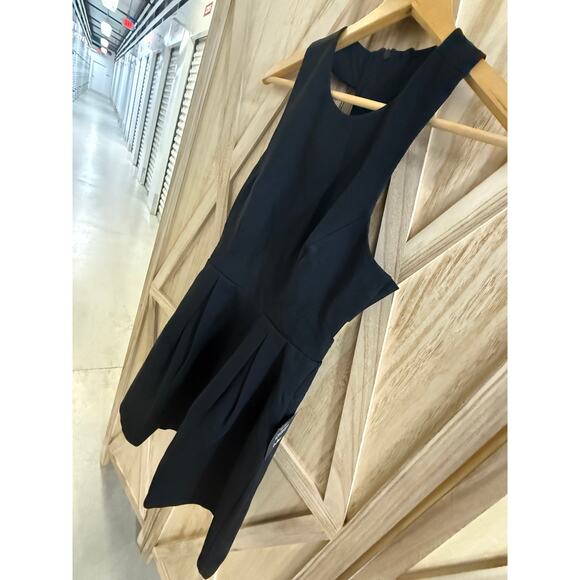 LULU'S new with tags black Cutout and About short skater lbd dress M - Picture 4 of 5